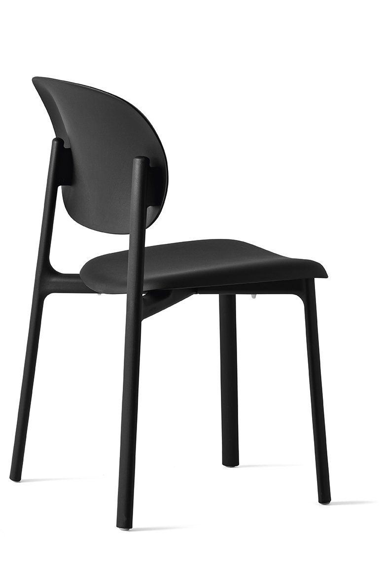 Chaise ZERO plastique noir 