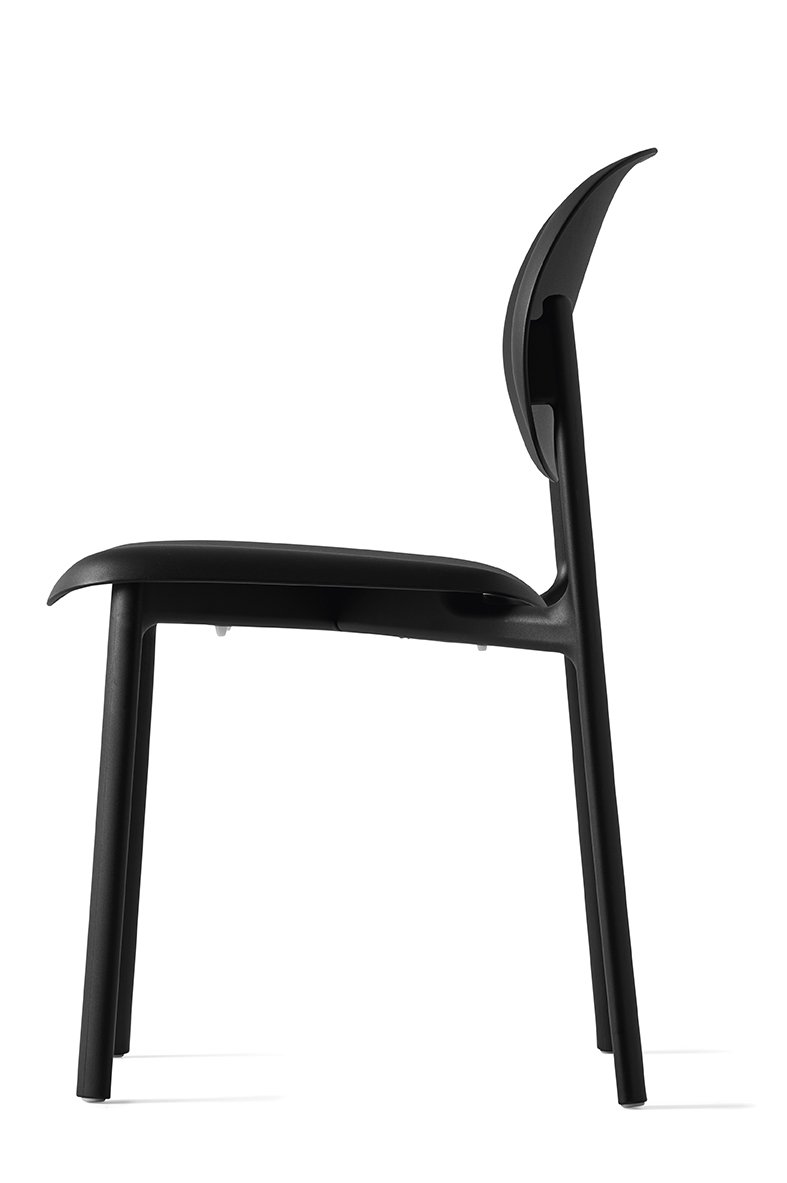 Chaise ZERO plastique noir 