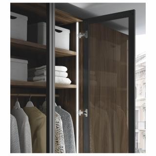 Armoire 298,4 x 220 cm couleur Legend Pizzara 4 portes lisses 2 portes claires poignée barra 